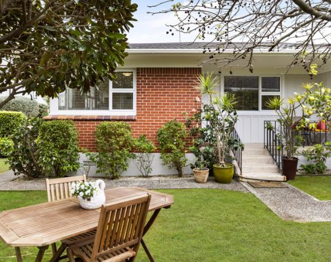 1024px.166392135__1759480250-99570-013-6Frateredited