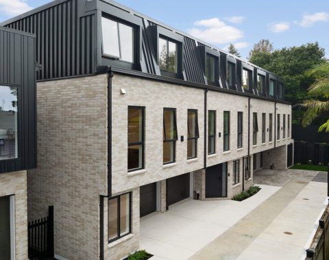 1024px.197010884__1776297844-43141-0135BLynden